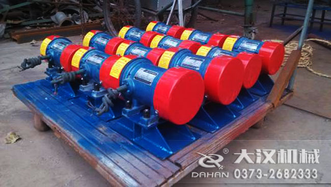 �}(c��ng)�����(d��ng)��